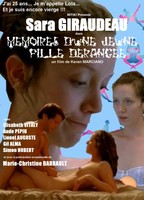 Mémoires d'une jeune fille dérangée (2010) Escenas Nudistas