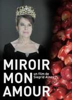 Mirror My Love (2012) Escenas Nudistas
