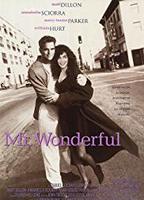 Mr. Wonderful (1993) Escenas Nudistas