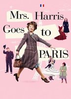 Mrs Harris Goes to Paris 2022 película escenas de desnudos