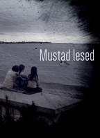Mustad lesed (2015) Escenas Nudistas