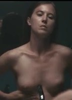 Numb 2016 película escenas de desnudos