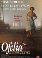 Ofelia kommer til byen  (1985) Escenas Nudistas