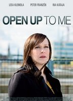 Open Up to Me (2013) Escenas Nudistas
