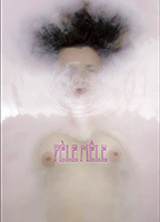 Pèle Mêle (2014) Escenas Nudistas