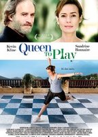Queen to Play (2009) Escenas Nudistas