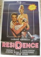 Residence (1986) Escenas Nudistas