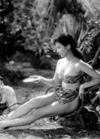 Revenge Of The Pearl Queen 1954 película escenas de desnudos