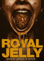 Royal Jelly (2021) Escenas Nudistas