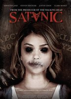 Satanic (2016) Escenas Nudistas