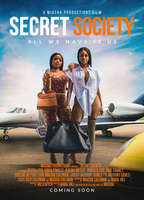 Secret Society  (2021) Escenas Nudistas