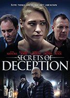 Secrets of Deception 2017 película escenas de desnudos
