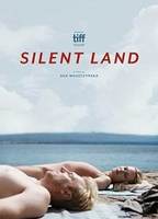 Silent Land 2021 película escenas de desnudos