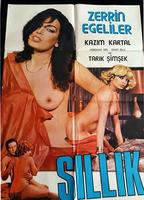 Sillik (1979) Escenas Nudistas
