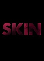 Skin (II) 2015 película escenas de desnudos