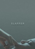 Slapper (2016) Escenas Nudistas