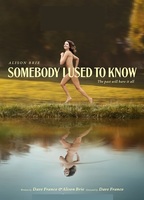 Somebody I Used To Know (2023) Escenas Nudistas