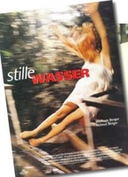 Stille wasser (1996) Escenas Nudistas