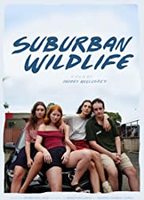 Suburban Wildlife 2019 película escenas de desnudos