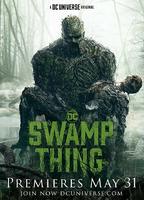 Swamp Thing 2019 película escenas de desnudos