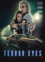 Terror Eyes 2021 película escenas de desnudos