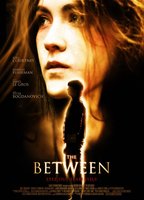 The Between (2013) Escenas Nudistas