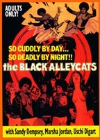 The Black Alley Cats (1973) Escenas Nudistas