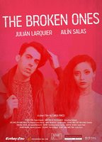The Broken Ones (2018) Escenas Nudistas