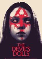 The Devil's Dolls (2016) Escenas Nudistas