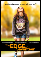 The Edge of Seventeen (2016) Escenas Nudistas