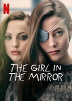 The Girl In The Mirror 2022 película escenas de desnudos