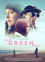 The Green Sea  (2021) Escenas Nudistas