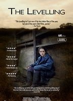 The Levelling (2016) Escenas Nudistas