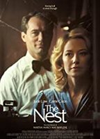 The Nest (2020) Escenas Nudistas
