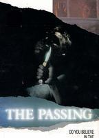 The Passing 1983 película escenas de desnudos