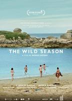 The wild season (2017) Escenas Nudistas