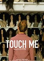Touch Me 2019 película escenas de desnudos