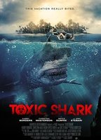 Toxic Shark 2017 película escenas de desnudos