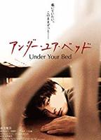 Under Your Bed 2019 película escenas de desnudos