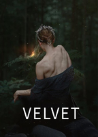 Velvet (2021) Escenas Nudistas