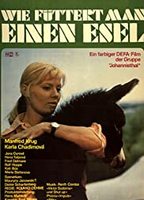 Wie füttert man einen Esel (1974) Escenas Nudistas