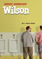 Wilson (2017) Escenas Nudistas