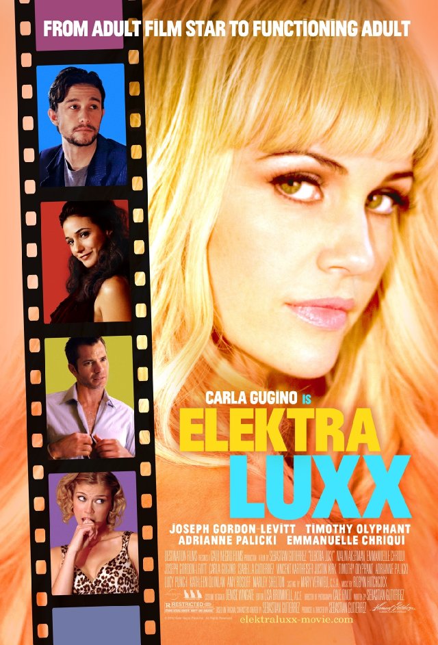 Elektra Luxx escenas nudistas