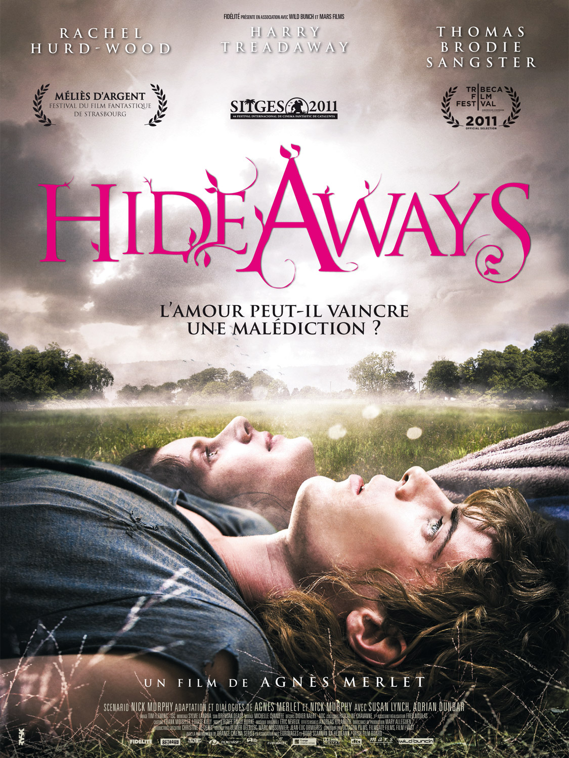 Hideaways (2011) Escenas Nudistas