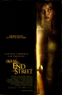 House at the End of the Street escenas nudistas