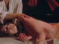 Julia Ormond desnuda en The Baby of Mâcon