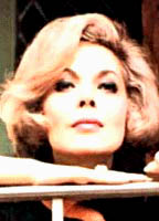 Barbara Bain desnuda