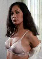 Nancy Kwan desnuda