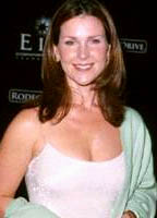 Peri Gilpin desnuda