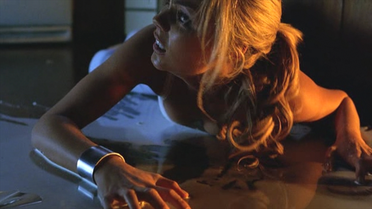 Laura Vandervoort Nude Pics Página 2 